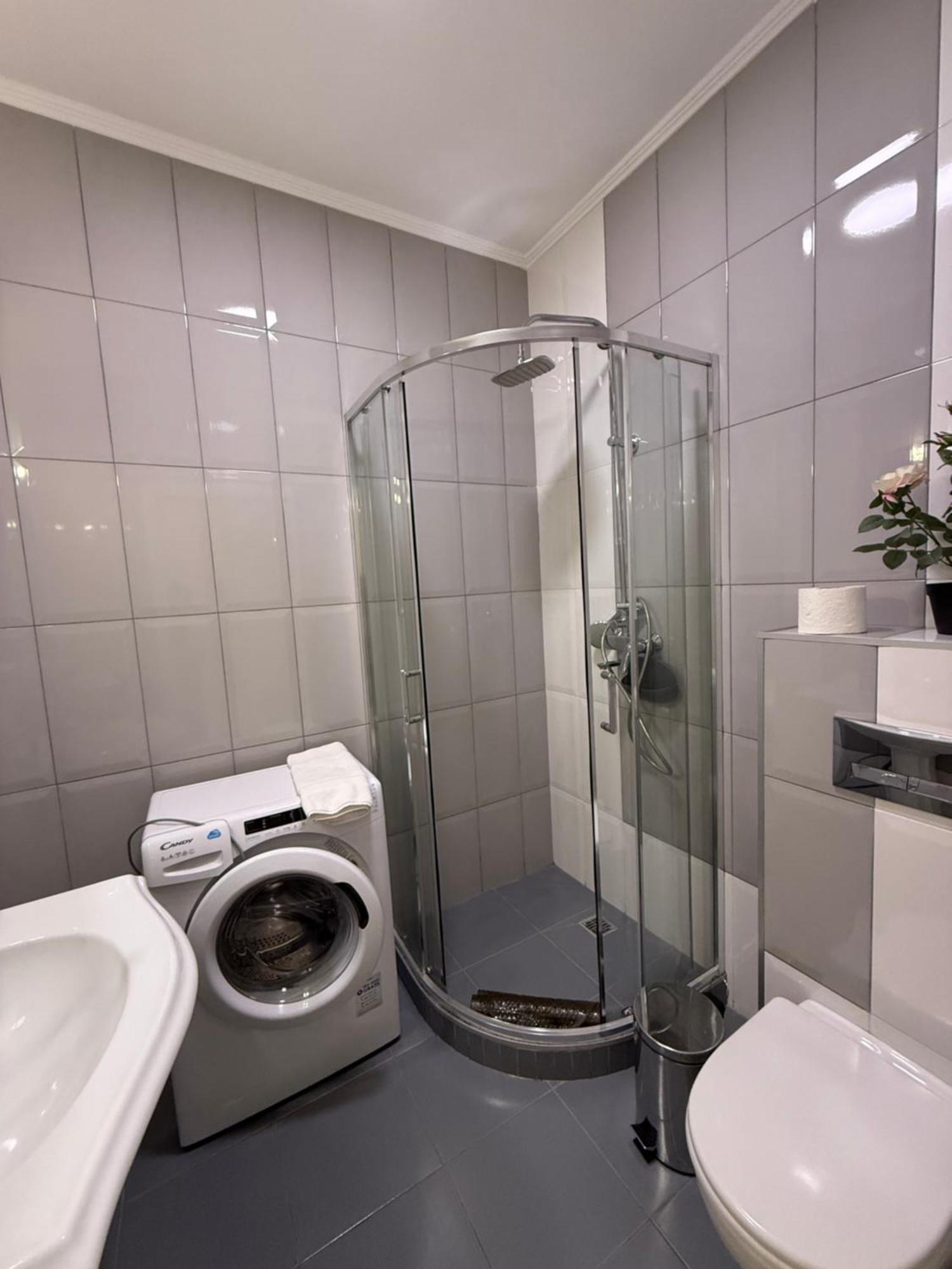 Gagarin Plaza Apartments Odessa Buitenkant foto
