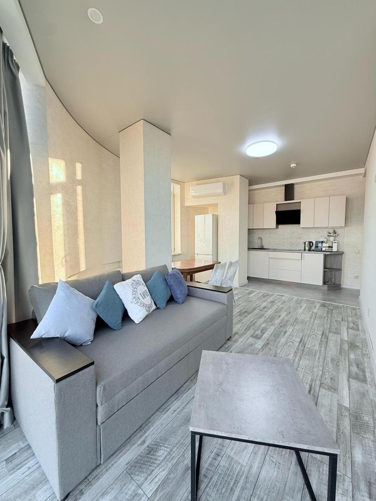 Gagarin Plaza Apartments Odessa Buitenkant foto