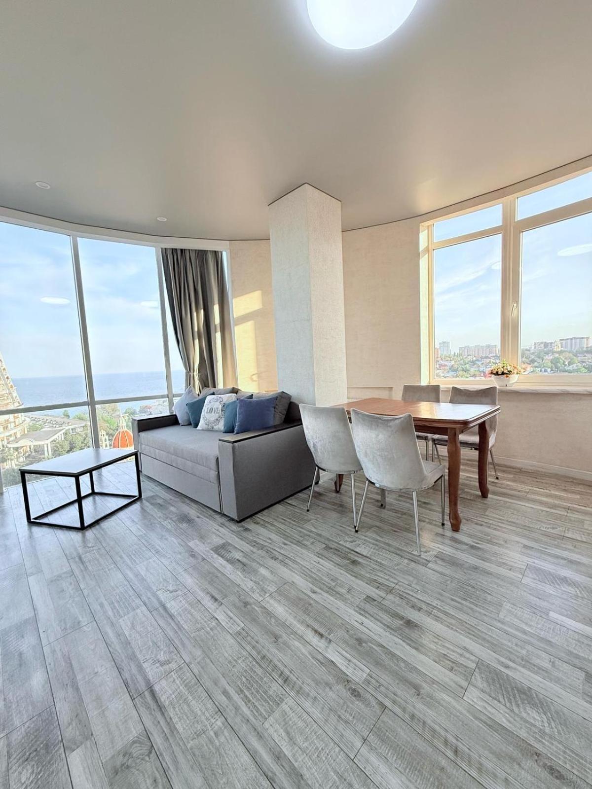 Gagarin Plaza Apartments Odessa Buitenkant foto