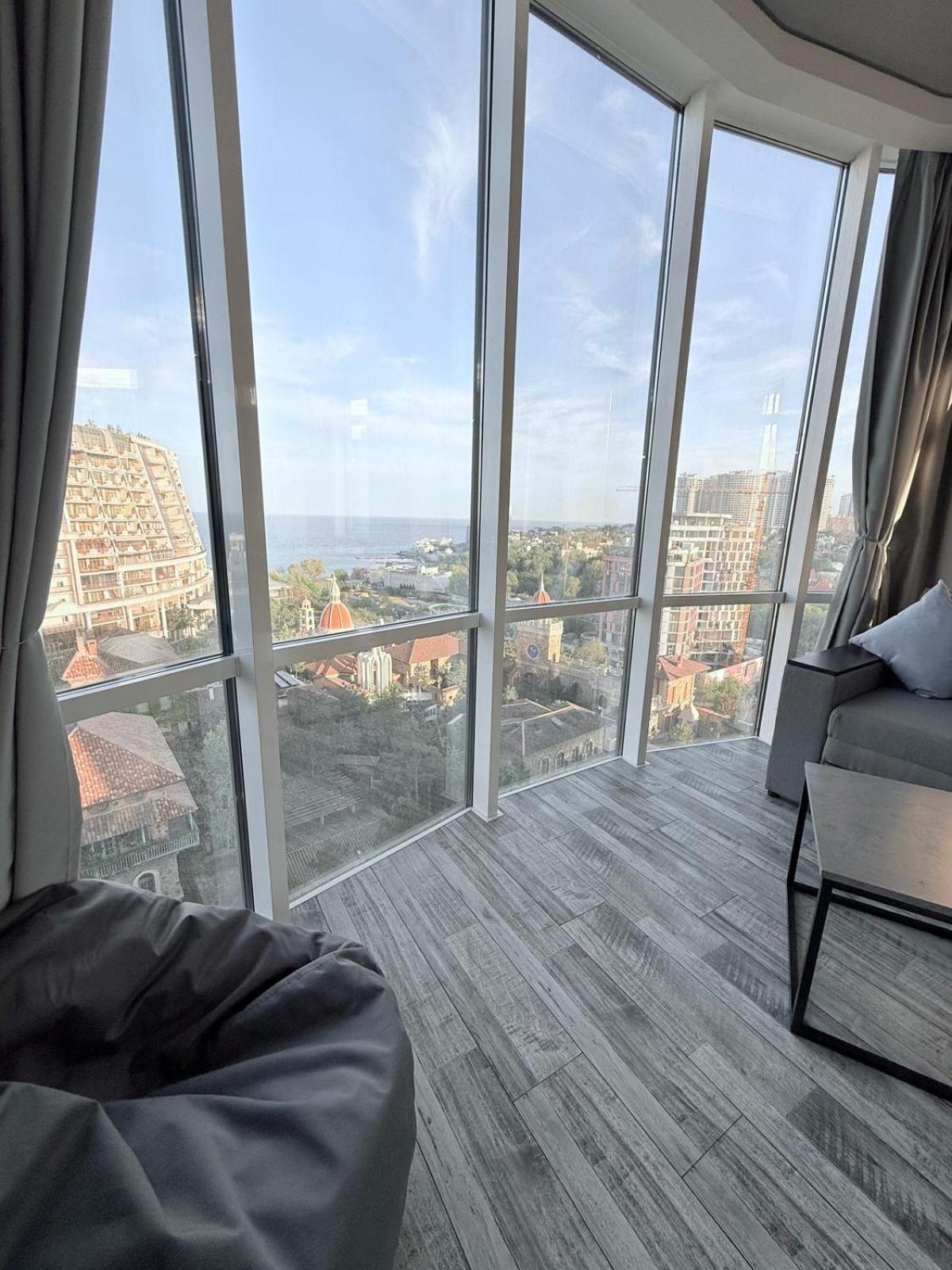 Gagarin Plaza Apartments Odessa Buitenkant foto