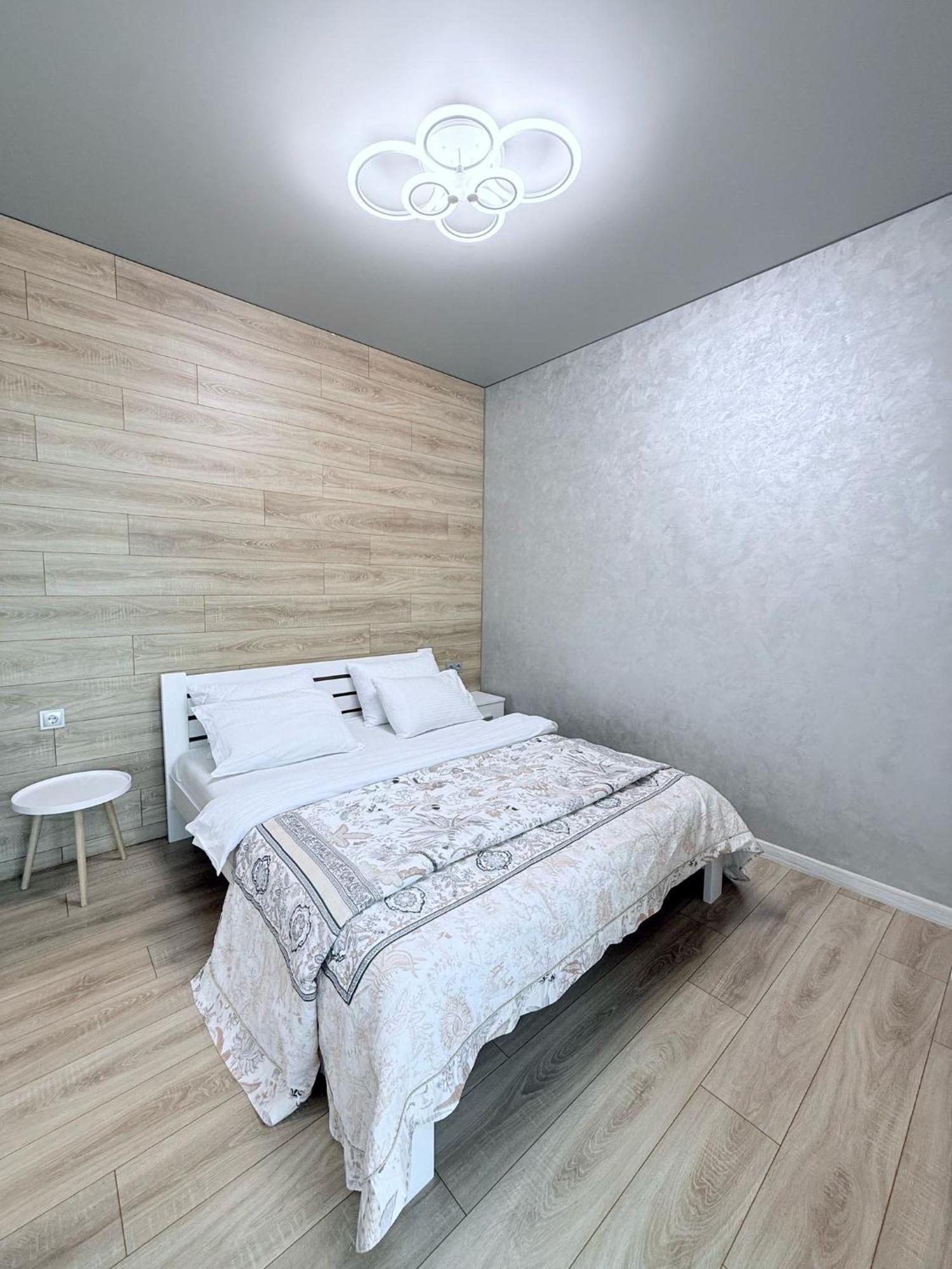 Gagarin Plaza Apartments Odessa Buitenkant foto
