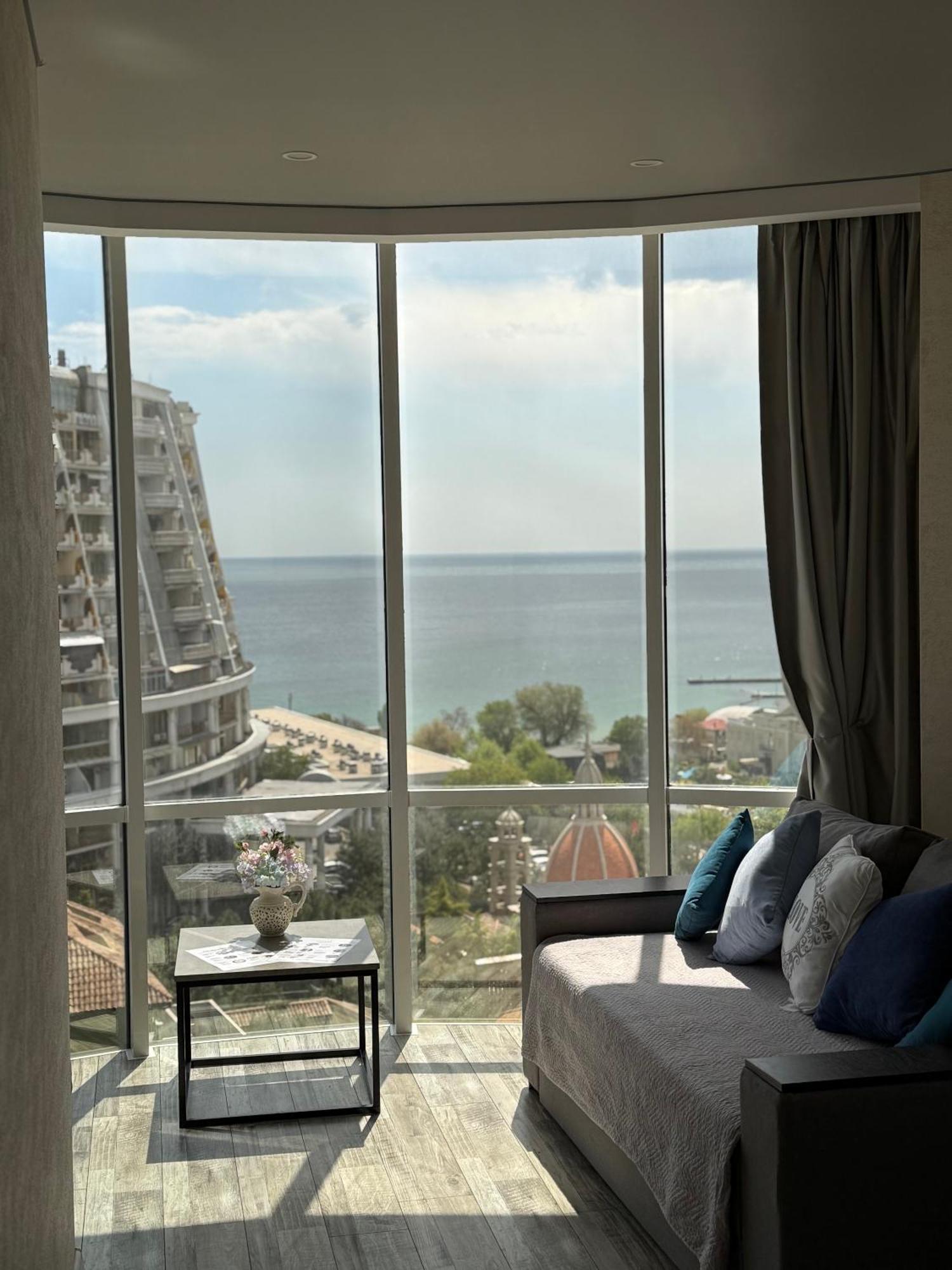 Gagarin Plaza Apartments Odessa Buitenkant foto